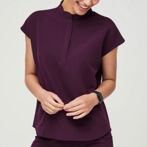 Figs “Deep Purple” oversized Scrub Top size M. Like new